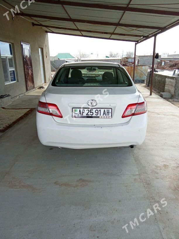 Toyota Camry 2011 - 140 000 TMT - Ak bugdaý etraby - img 2