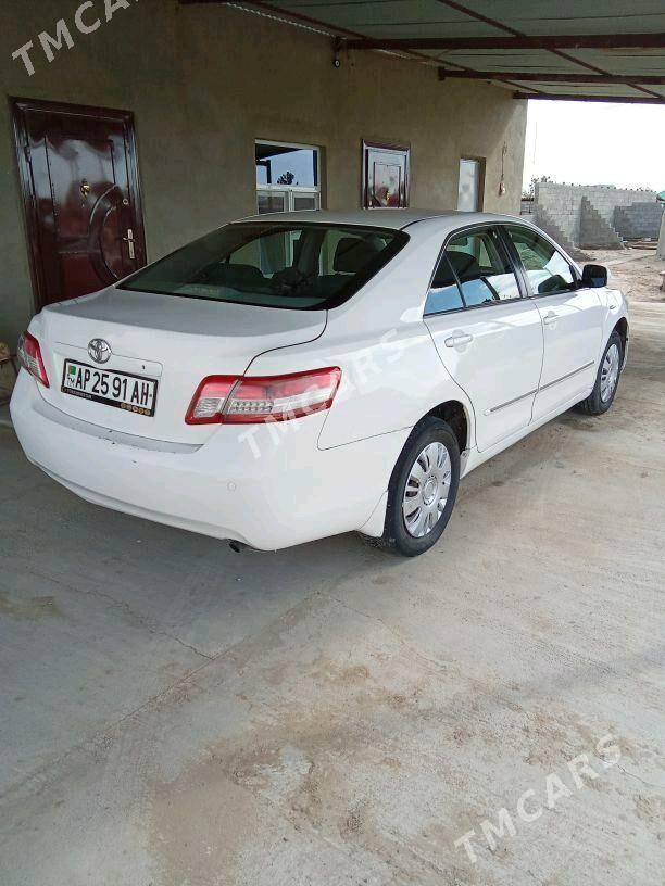 Toyota Camry 2011 - 140 000 TMT - Ak bugdaý etraby - img 3