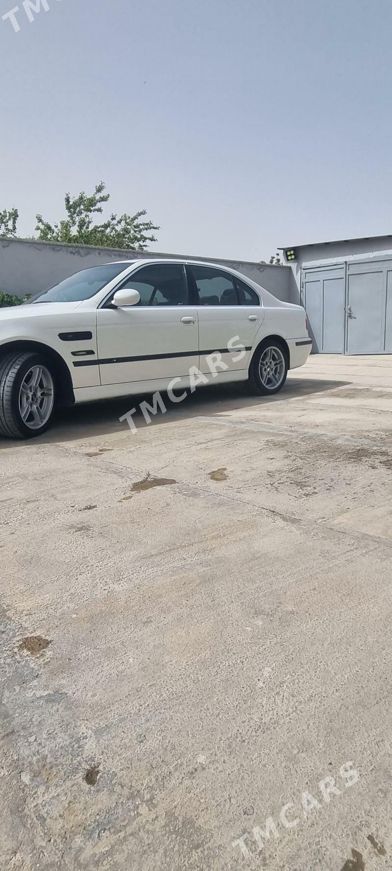 BMW E39 2004 - 160 000 TMT - Ашхабад - img 3