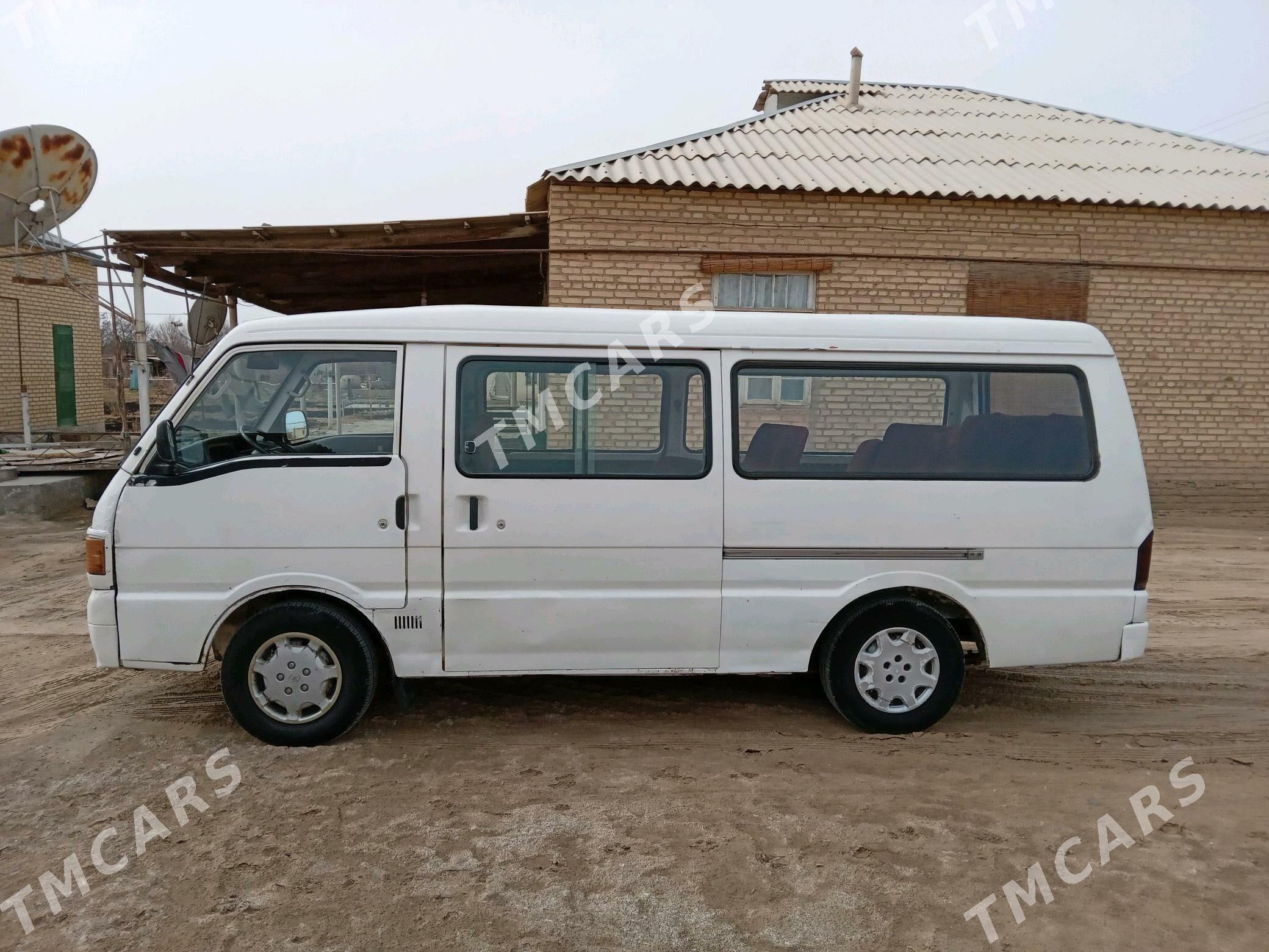 Mazda B2000 1998 - 35 000 TMT - Mary - img 6