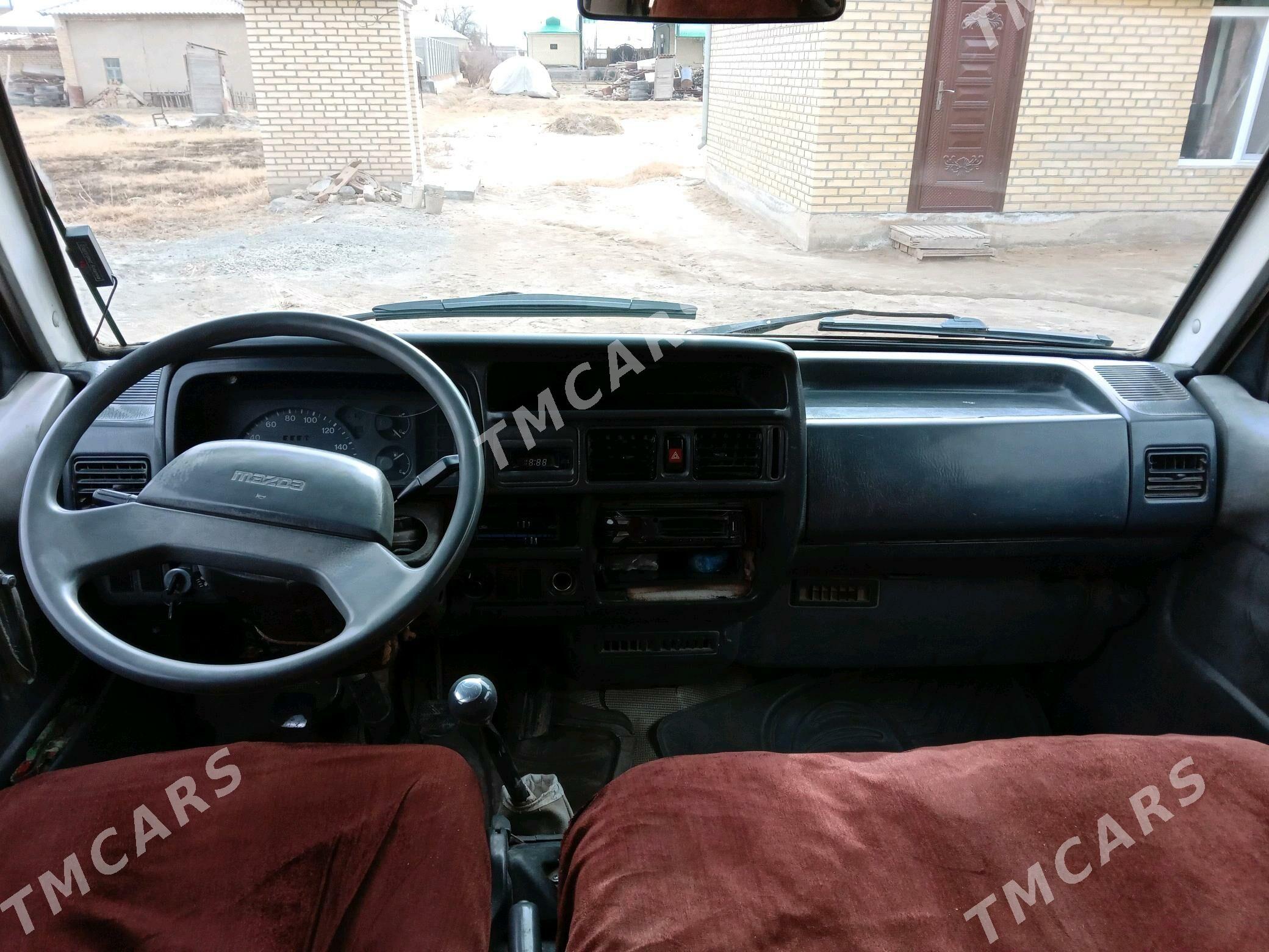 Mazda B2000 1998 - 35 000 TMT - Mary - img 2