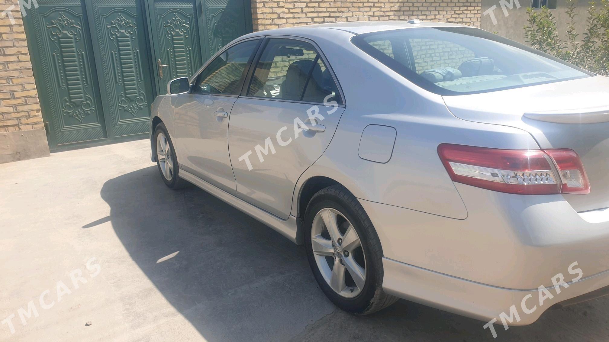 Toyota Camry 2011 - 180 000 TMT - Кёнеургенч - img 4