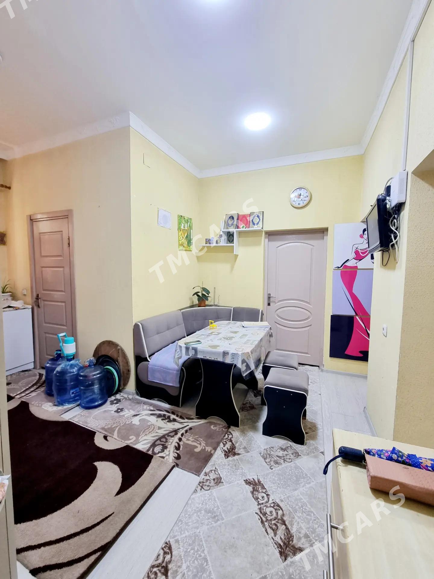 3kom 2etaj Beýik potolok - Ашхабад - img 5
