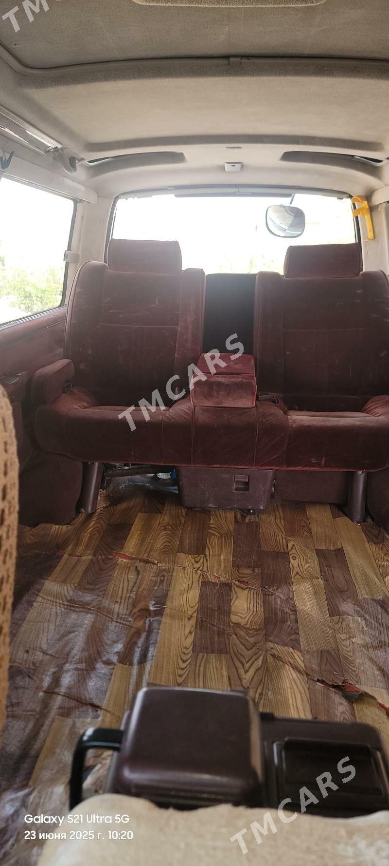 Toyota Hiace 1990 - 70 000 TMT - Мары - img 7