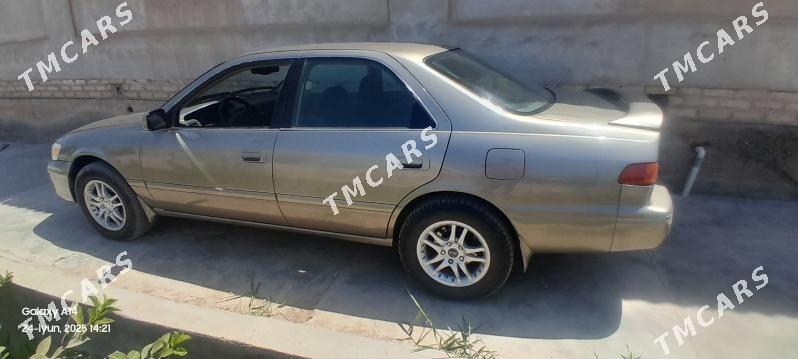 Toyota Camry 2000 - 125 000 TMT - Köneürgenç - img 3