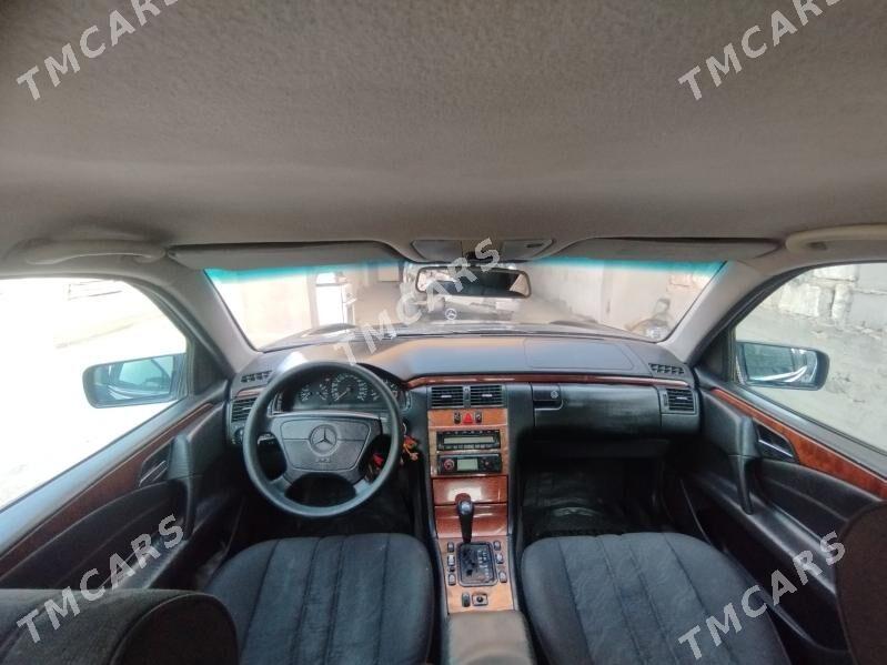 Mercedes-Benz E320 1999 - 60 000 TMT - Gumdag - img 5
