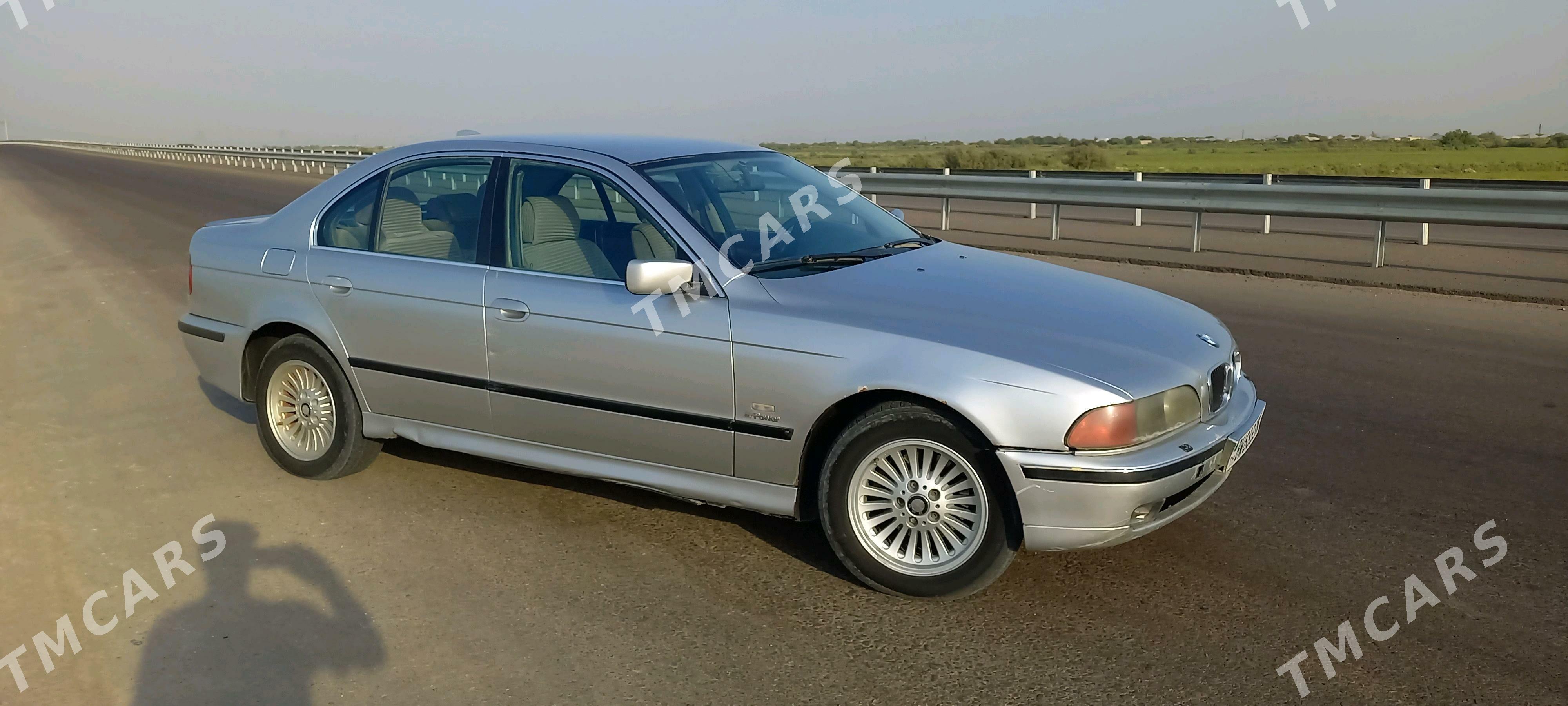 BMW E39 2000 - 85 000 TMT - Ýolöten - img 3