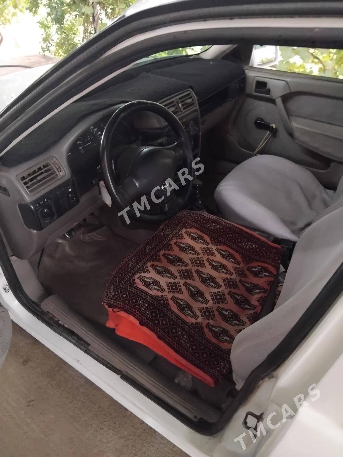Opel Vectra 1990 - 38 000 TMT - Mary - img 7