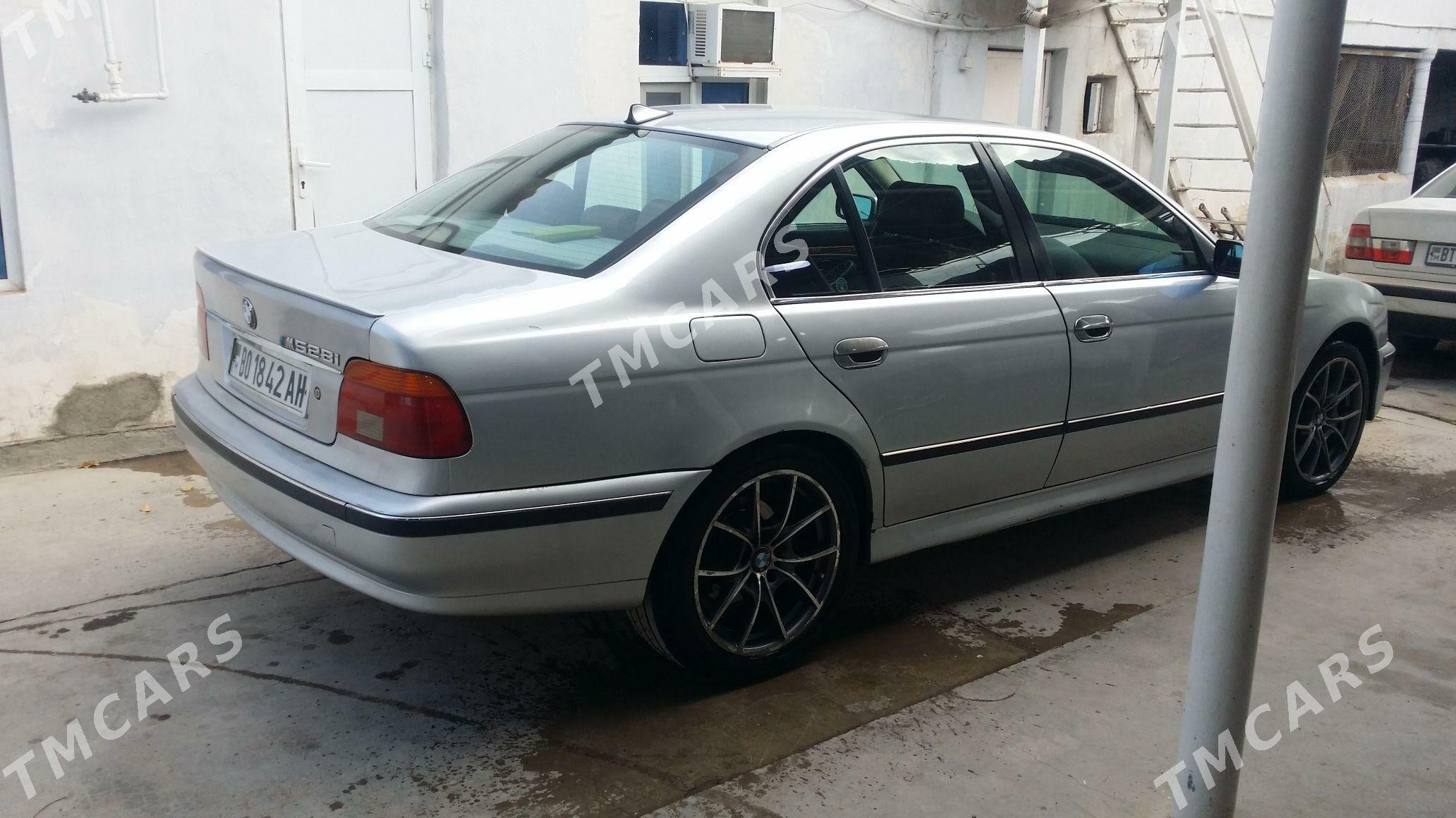 BMW 528 1999 - 70 000 TMT - Теджен - img 3