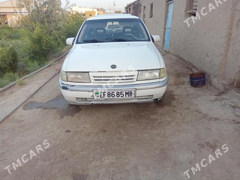 Opel Vectra 1990 - 32 000 TMT - Мургап - img 3
