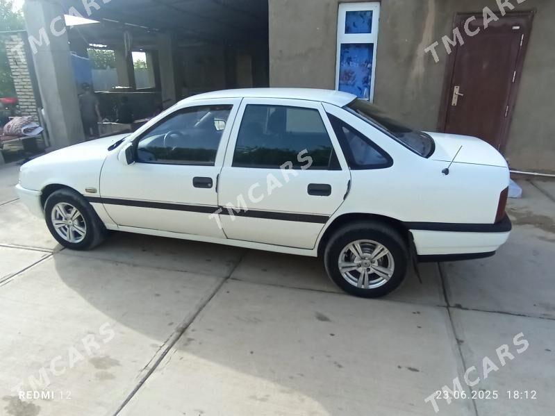 Opel Vectra 1992 - 32 000 TMT - Теджен - img 2
