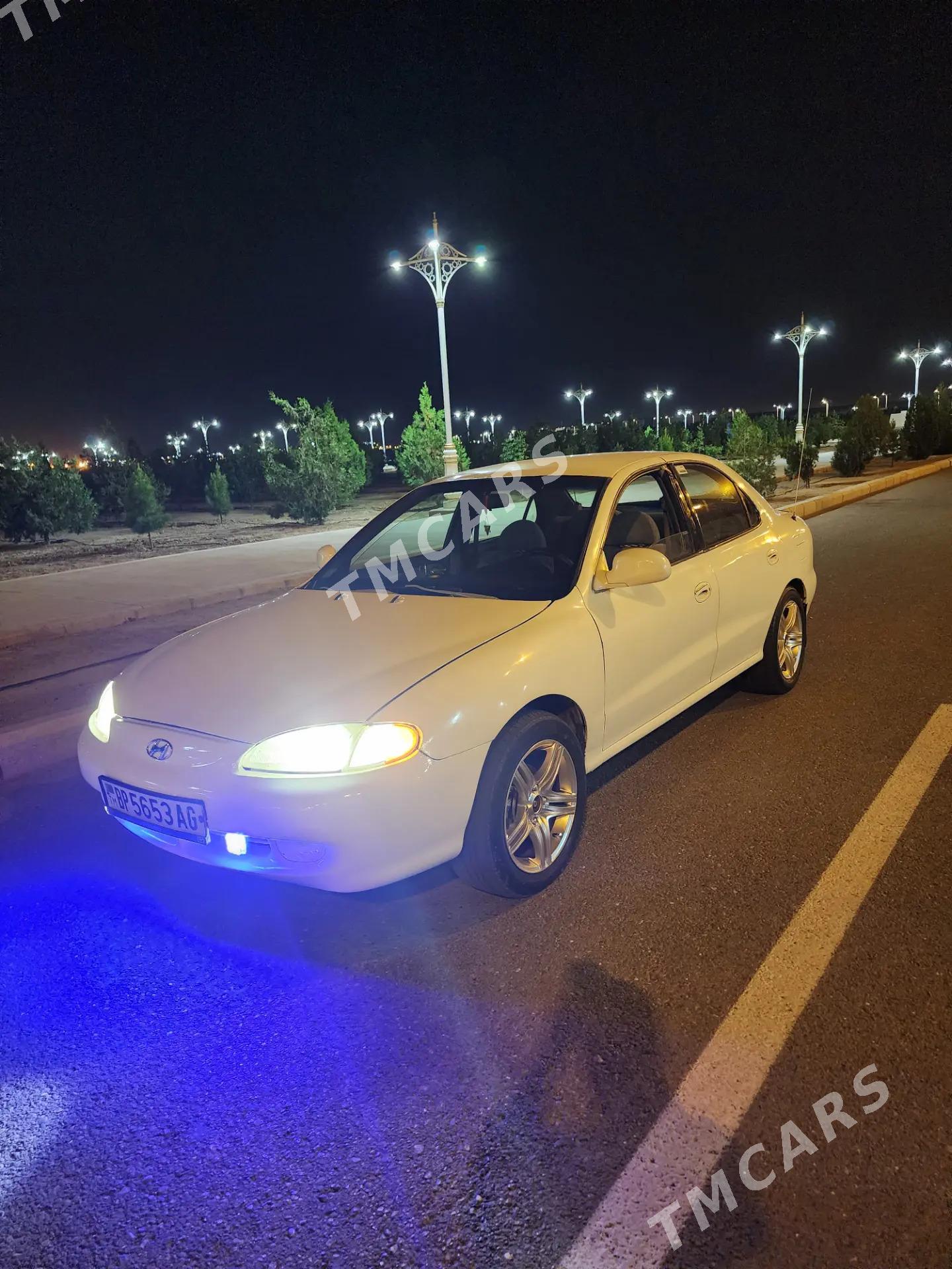 Hyundai Elantra 1996 - 40 000 TMT - Ёлётен - img 3