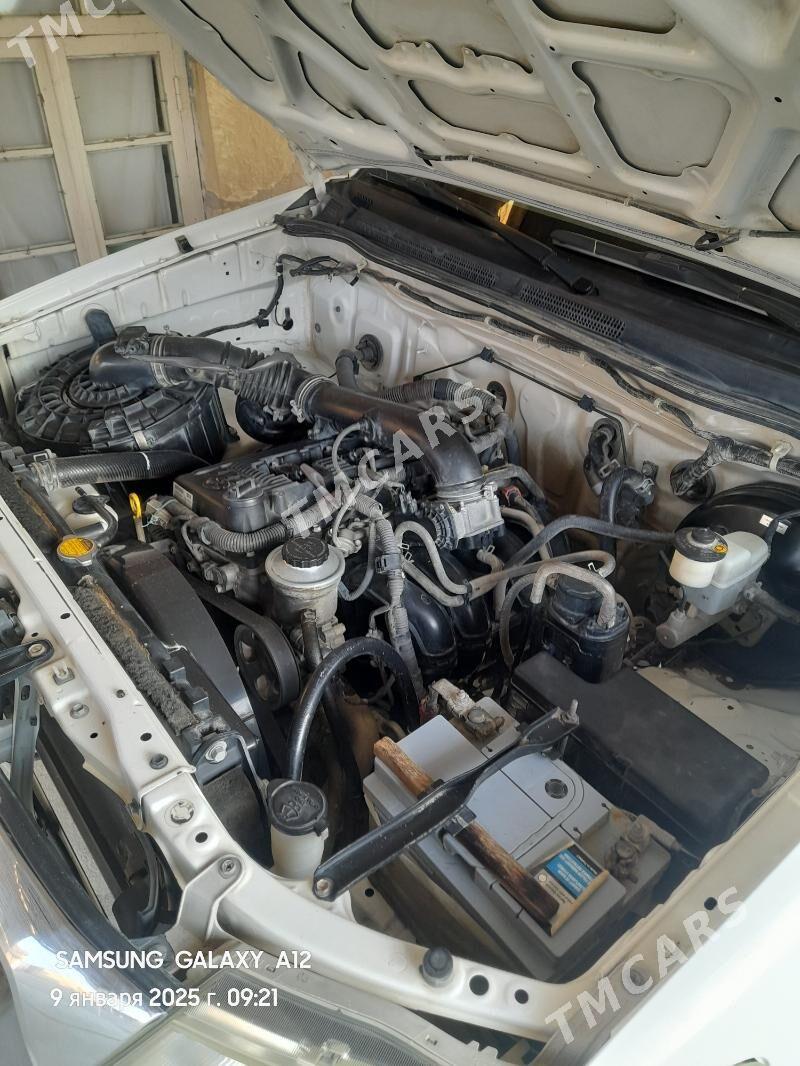 Toyota Hilux 2010 - 240 000 TMT - Этрек - img 4