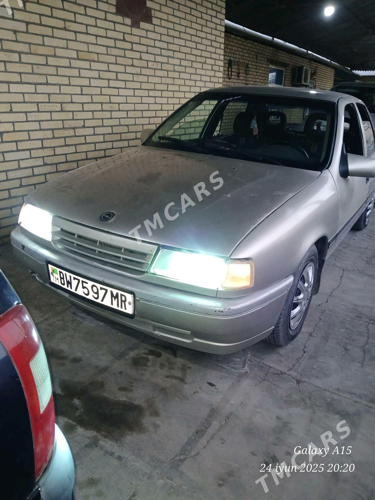 Opel Vectra 1989 - 26 000 TMT - Mary - img 3