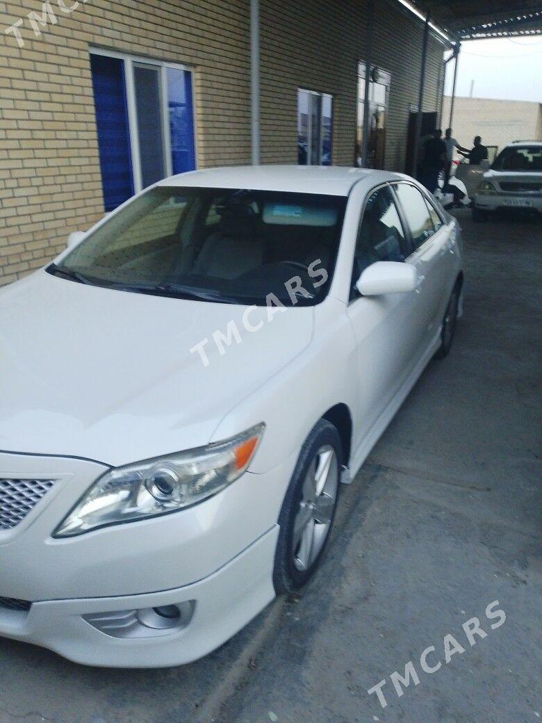 Toyota Camry 2010 - 190 000 TMT - Мары - img 2