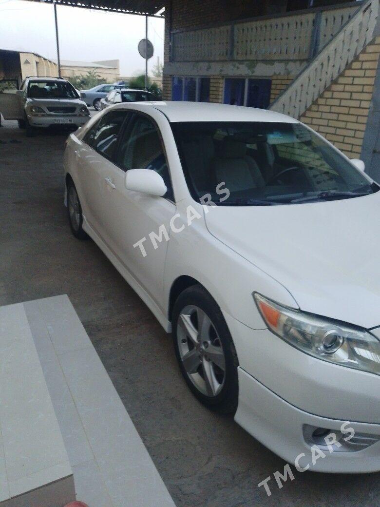 Toyota Camry 2010 - 190 000 TMT - Мары - img 3