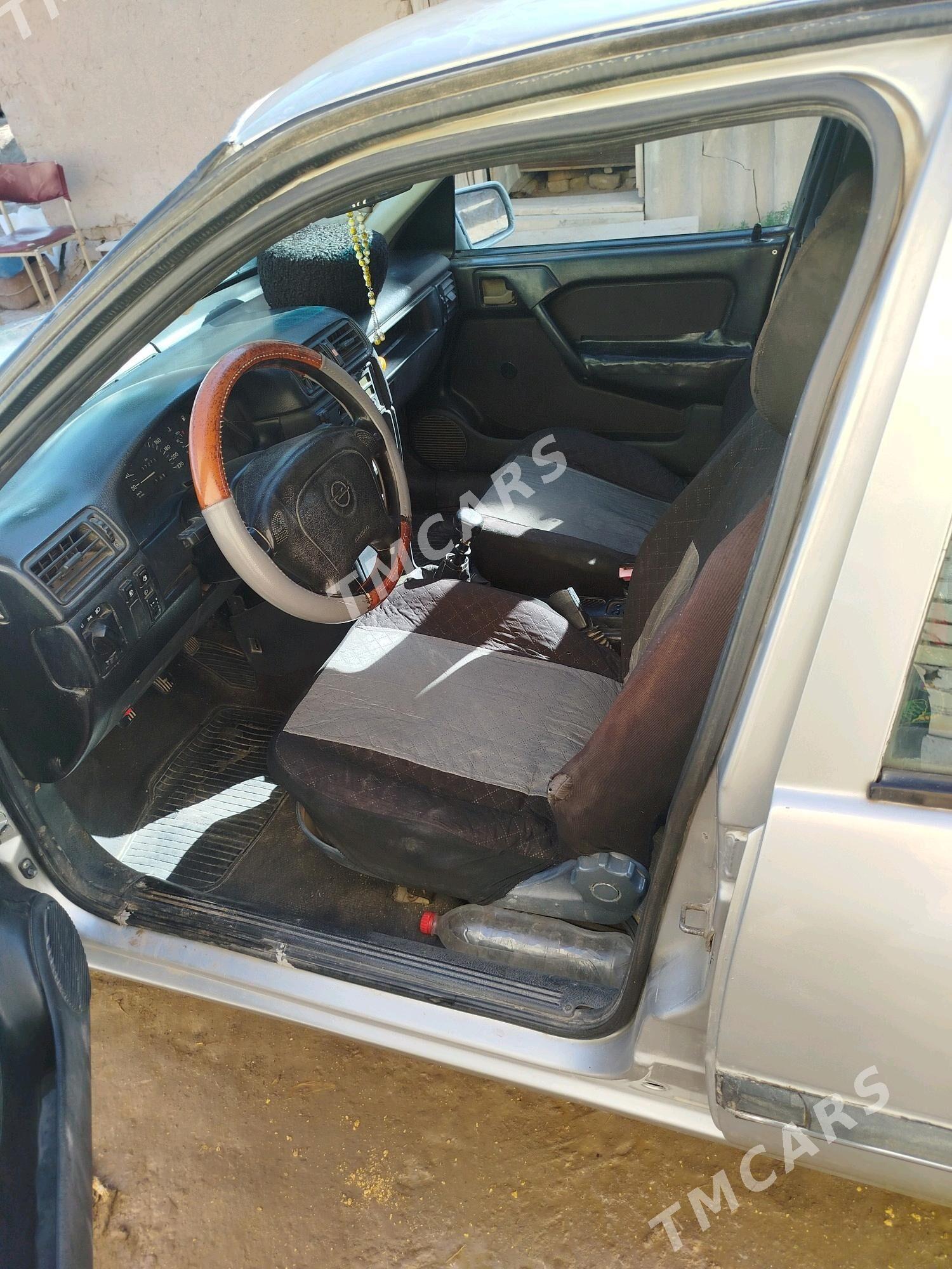 Opel Vectra 1994 - 38 000 TMT - Türkmenbaşy etr. - img 2