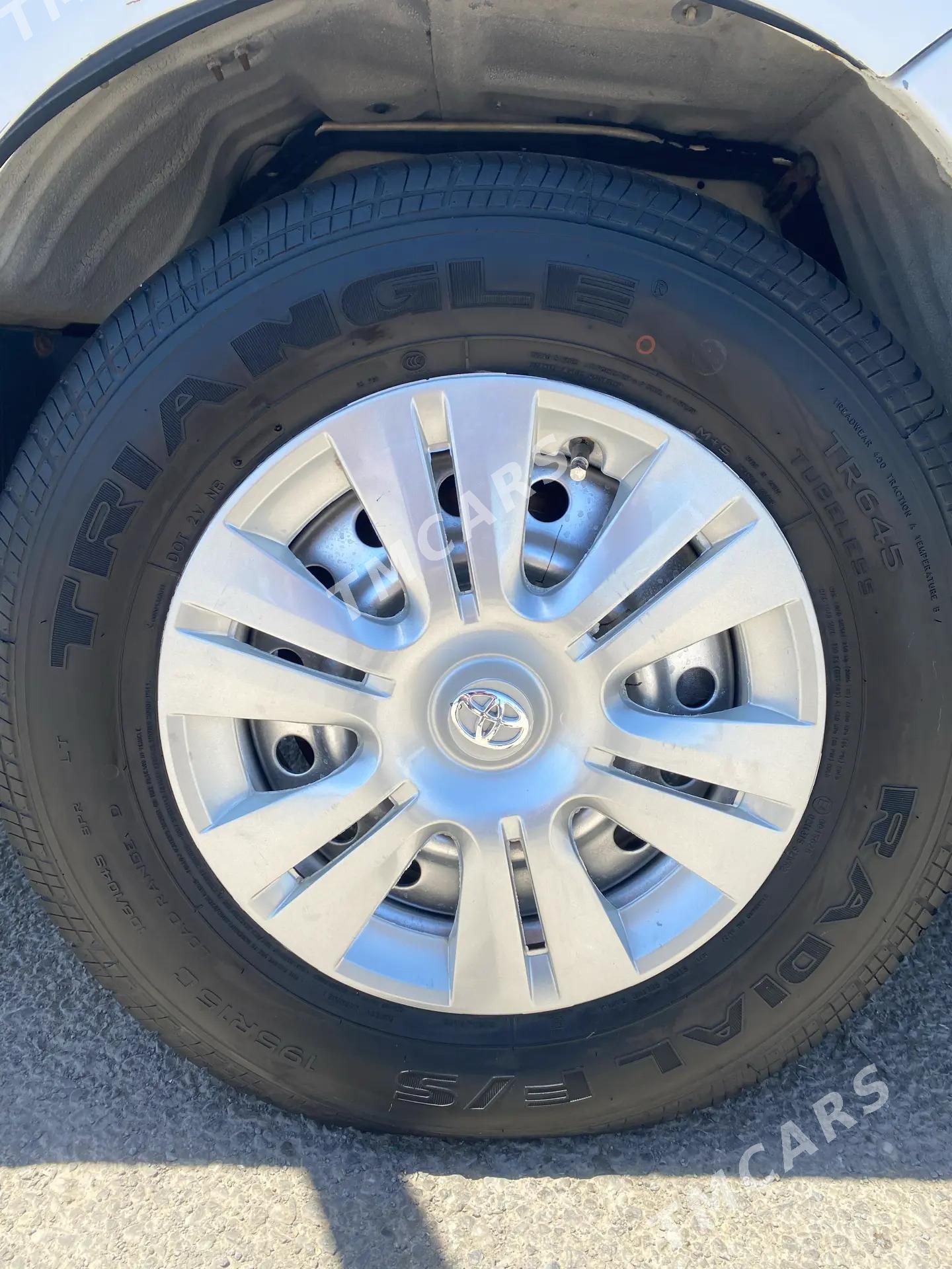 Toyota Hiace 2012 - 115 000 TMT - Hitrowka - img 3