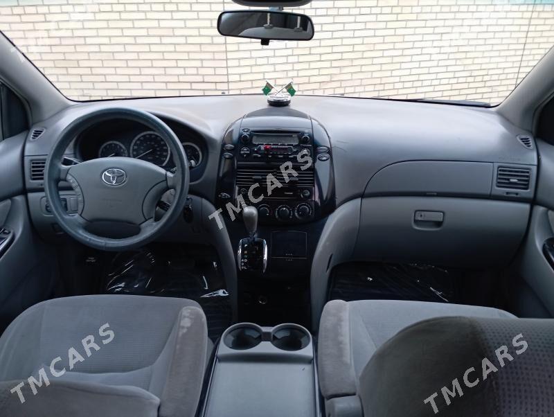 Toyota Sienna 2004 - 210 000 TMT - Мары - img 3