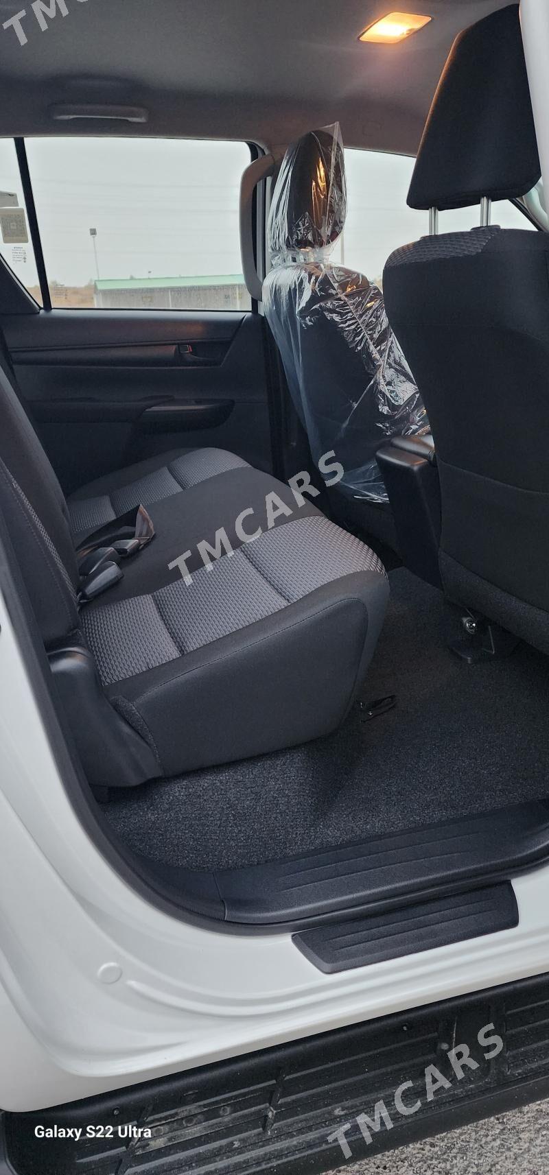 Toyota Hilux 2024 - 617 000 TMT - Ашхабад - img 4