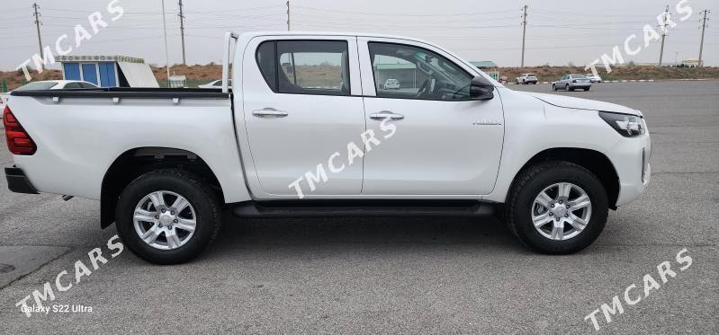Toyota Hilux 2024 - 617 000 TMT - Ашхабад - img 8