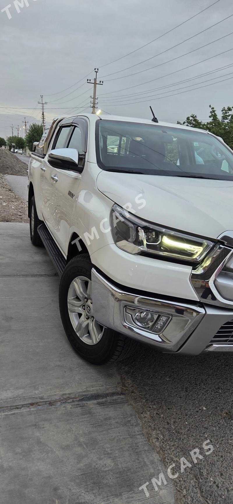 Toyota Hilux 2021 - 570 000 TMT - Анев - img 5