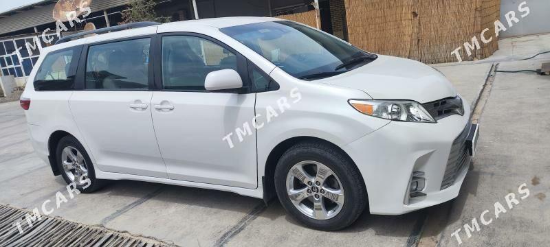 Toyota Sienna 2019 - 400 000 TMT - Мары - img 5