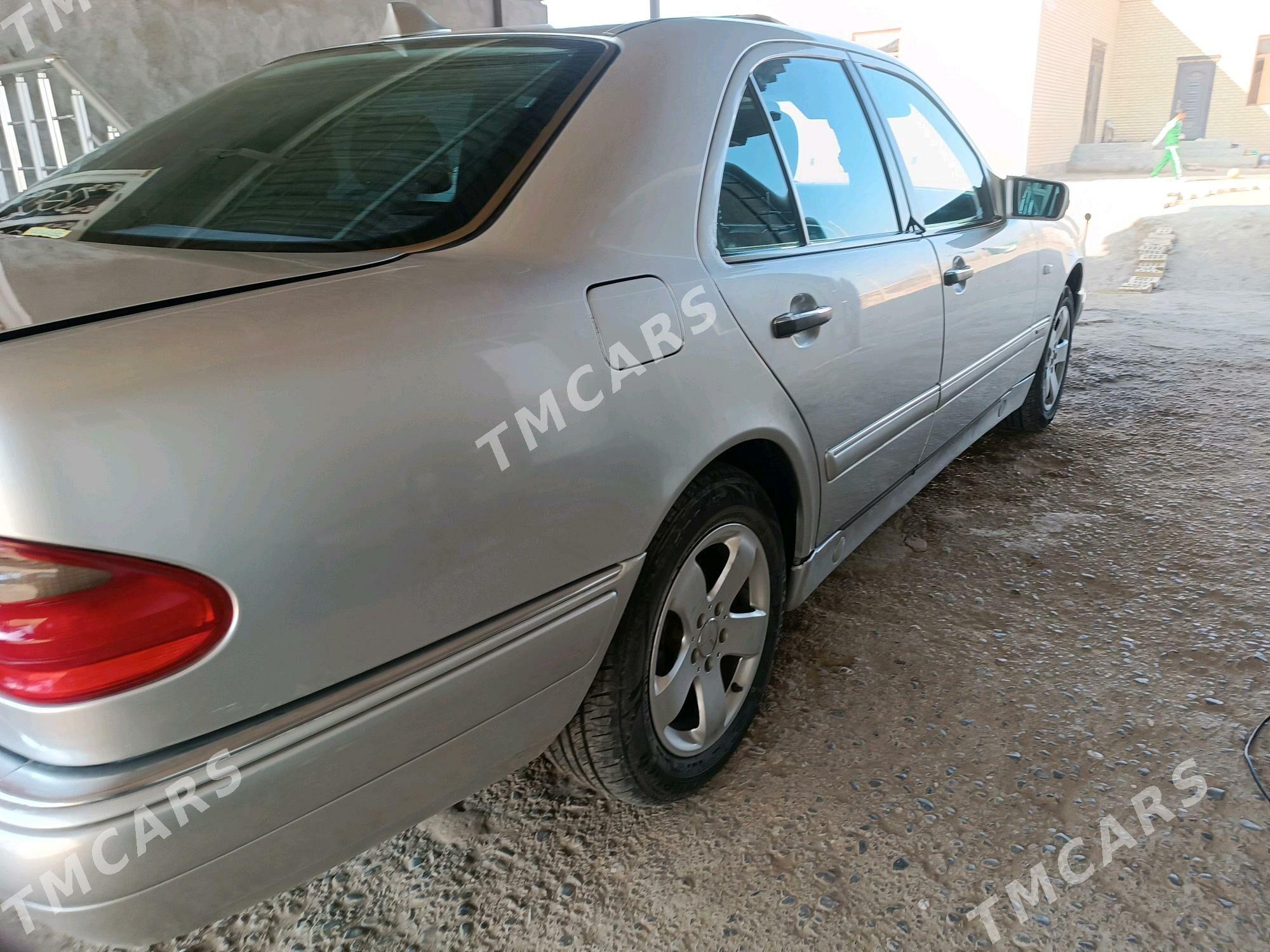 Mercedes-Benz 230E 1997 - 75 000 TMT - Mary - img 3