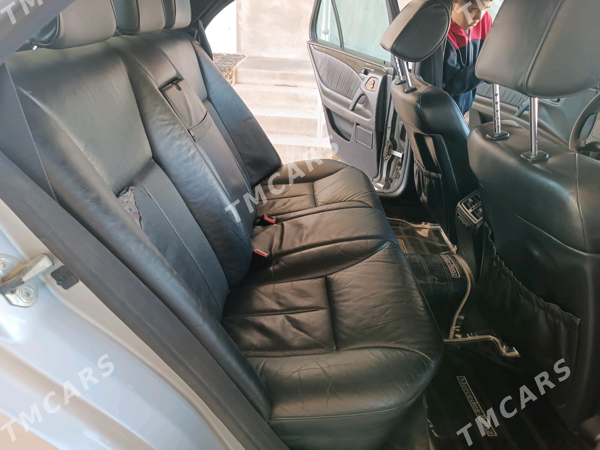 Mercedes-Benz 230E 1997 - 75 000 TMT - Mary - img 5