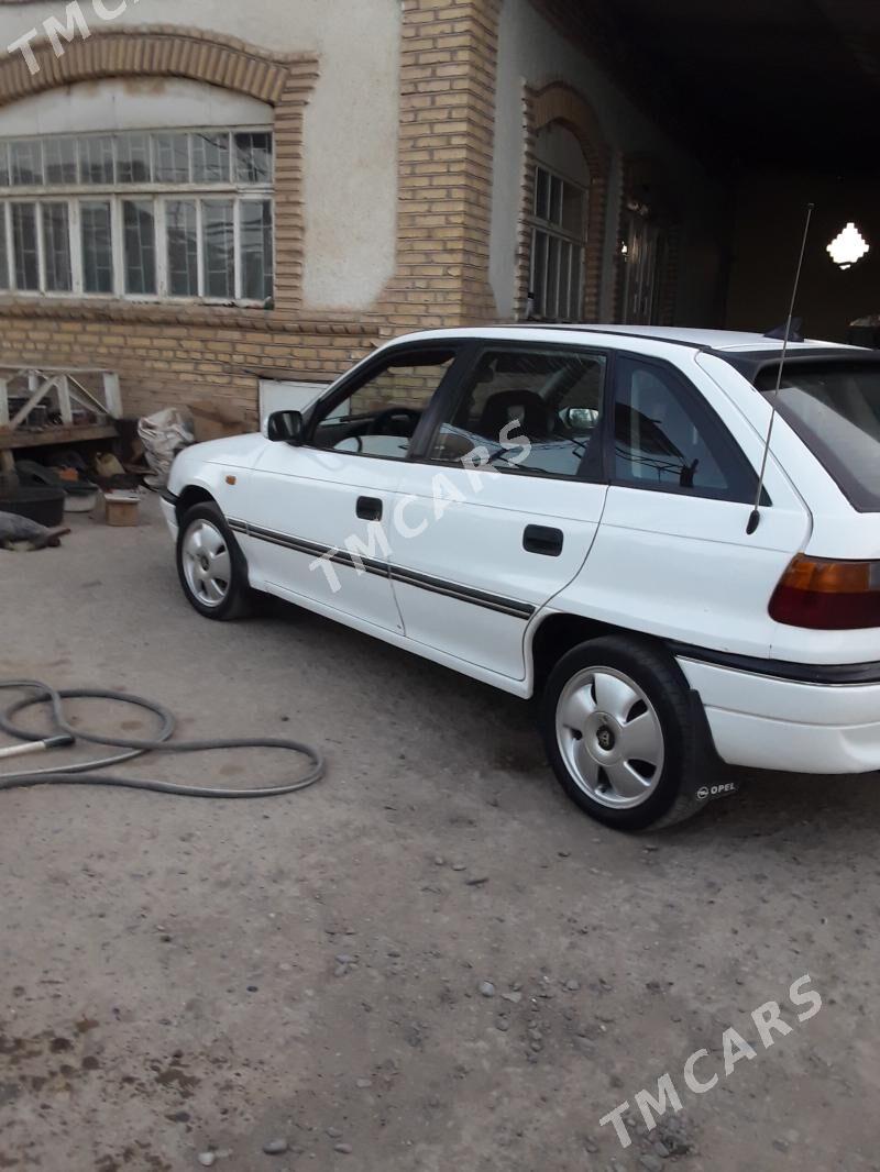 Opel Astra 1995 - 36 000 TMT - Мары - img 4