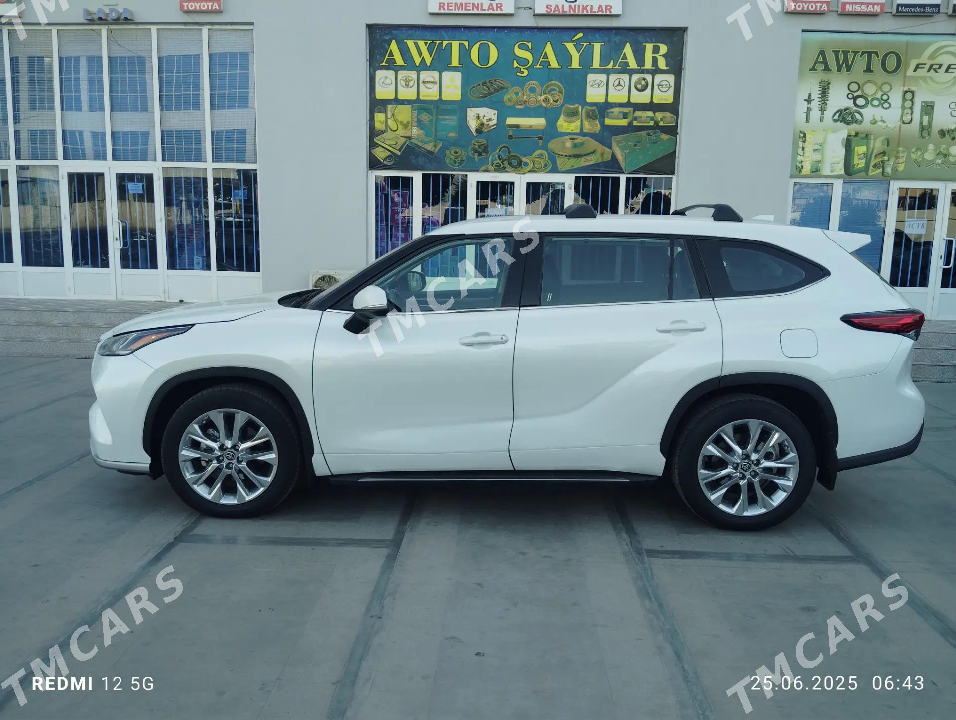 Toyota Highlander 2022 - 600 000 TMT - Мары - img 1