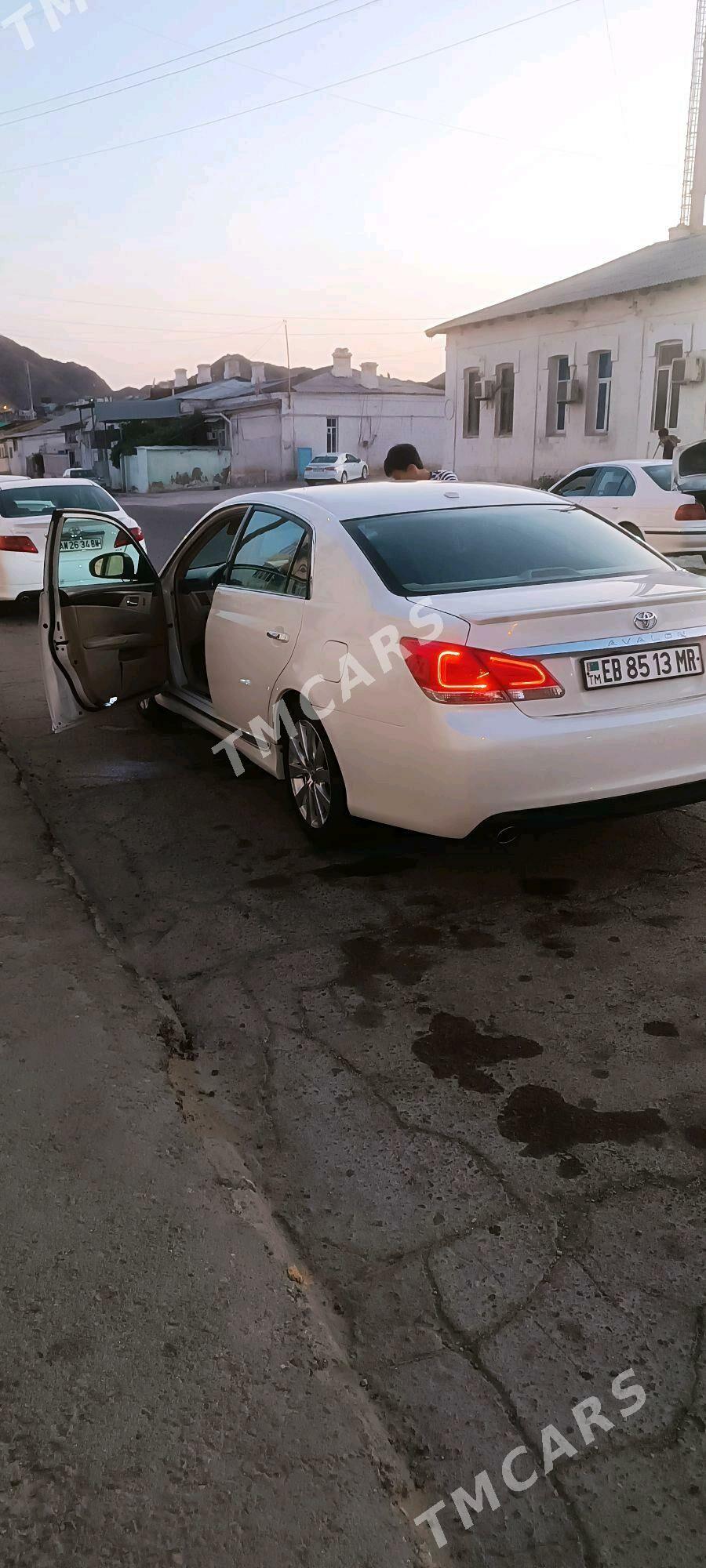 Toyota Avalon 2011 - 290 000 TMT - Туркменбаши - img 4