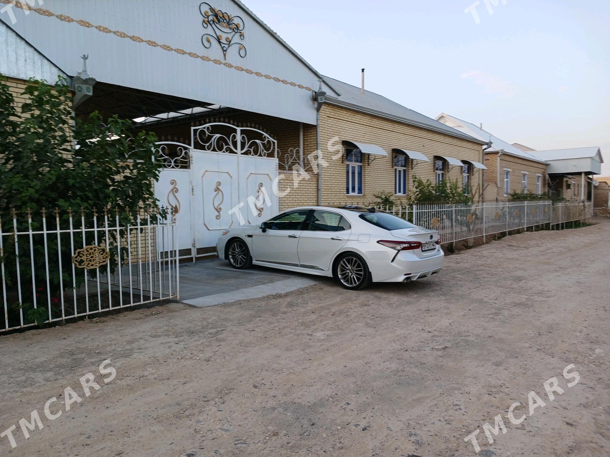 Toyota Camry 2022 - 360 000 TMT - Байрамали - img 6