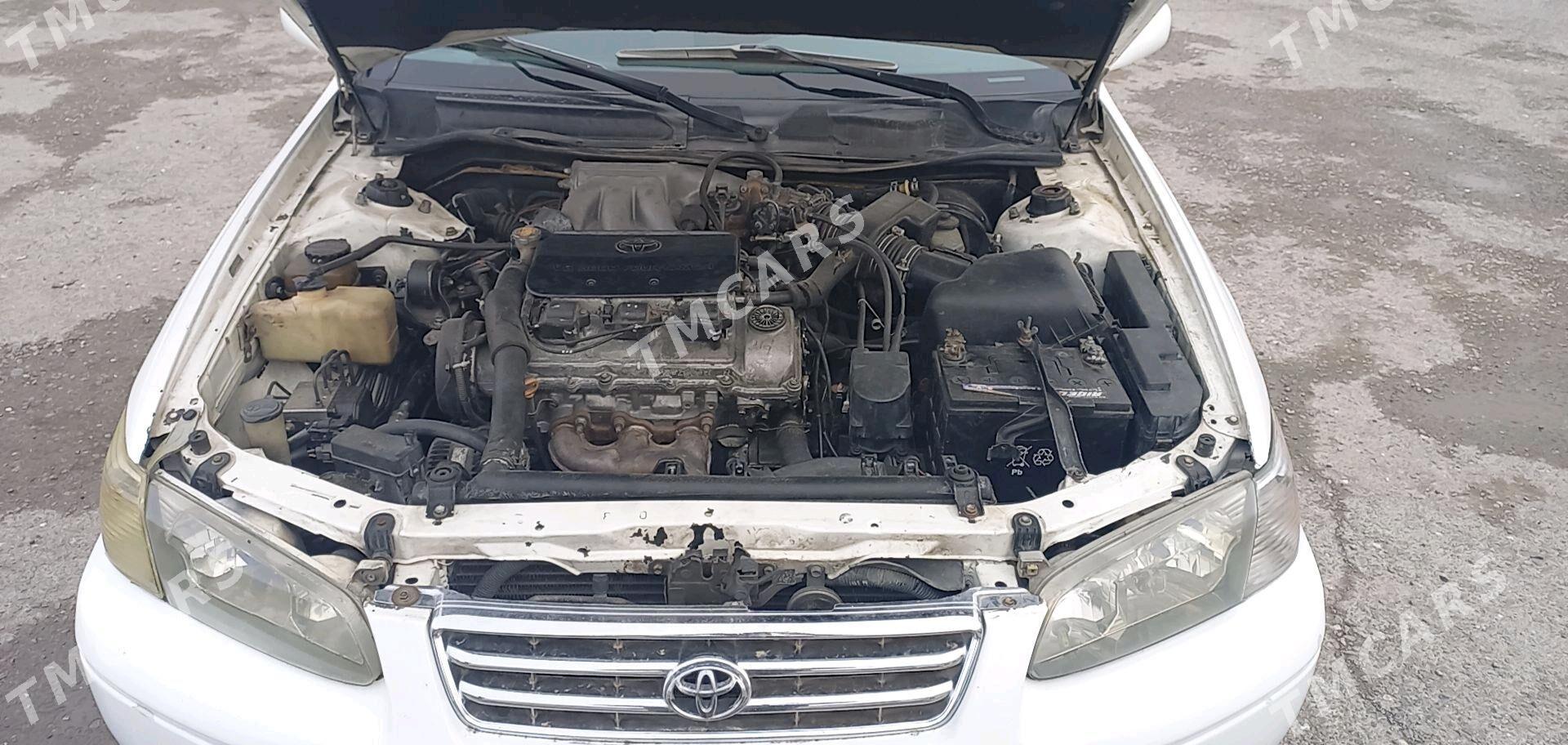 Toyota Camry 2000 - 120 000 TMT - 6 мкр - img 2