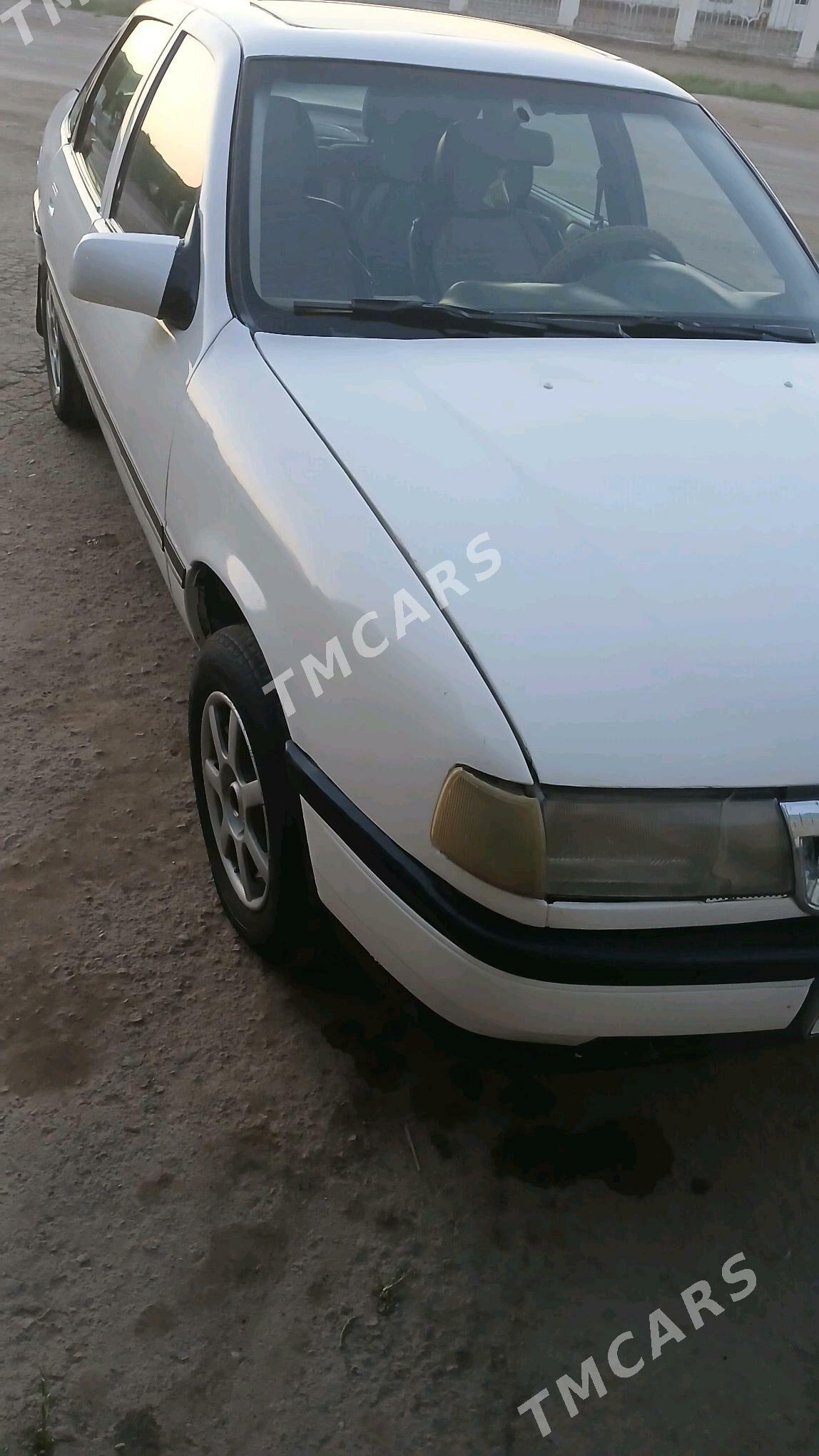Opel Vectra 1990 - 26 000 TMT - Губадаг - img 4