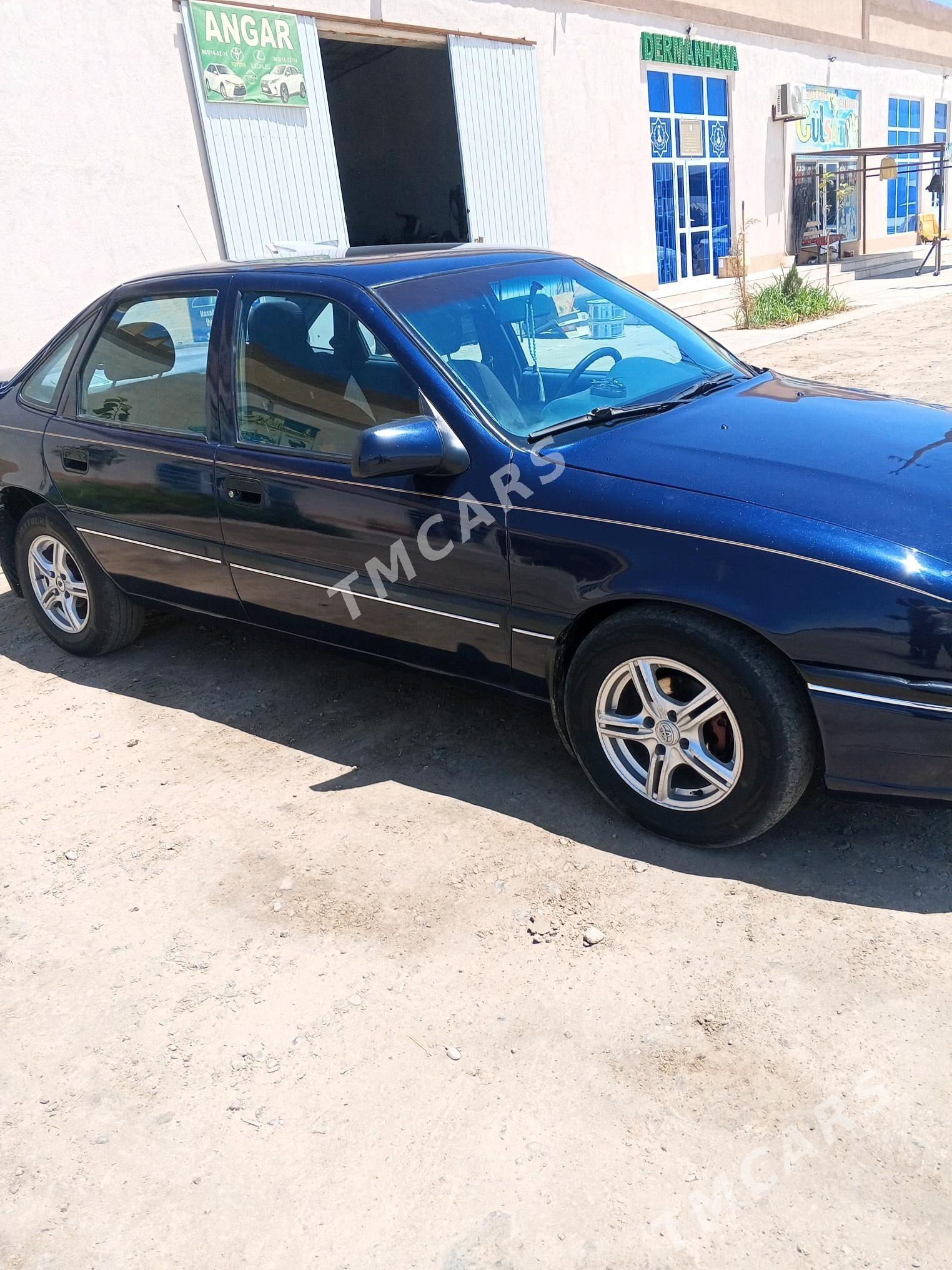 Opel Vectra 1990 - 37 000 TMT - Дянев - img 2