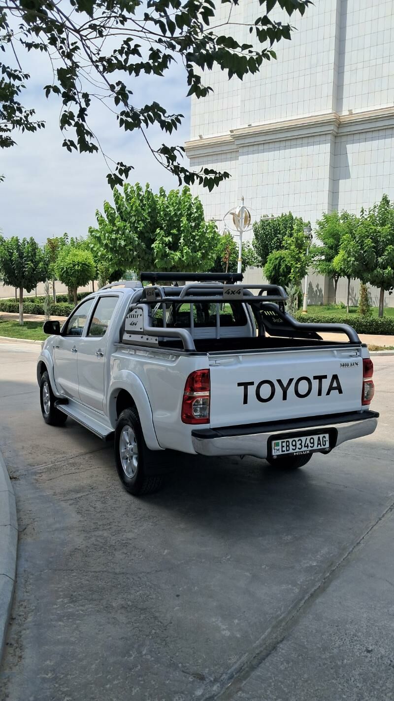 Toyota Hilux 2012 - 285 000 TMT - Ашхабад - img 6