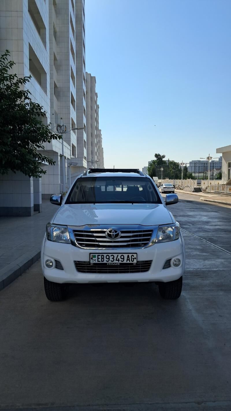 Toyota Hilux 2012 - 285 000 TMT - Ашхабад - img 8