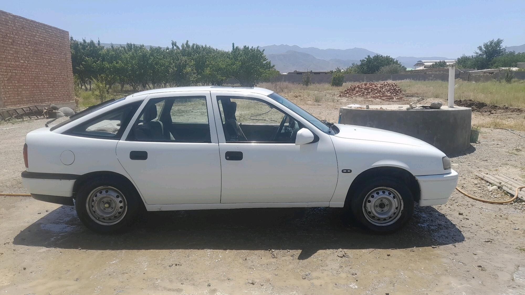 Opel Vectra 1992 - 41 000 TMT - Бахарден - img 3