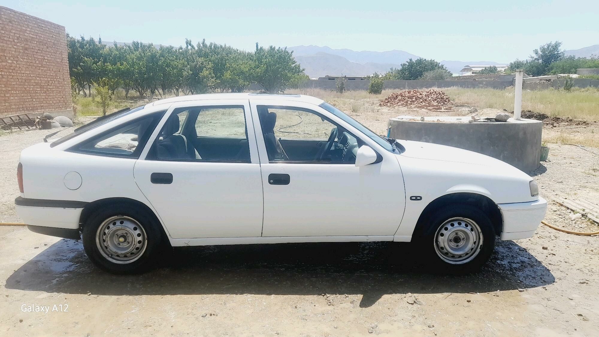 Opel Vectra 1992 - 41 000 TMT - Бахарден - img 4