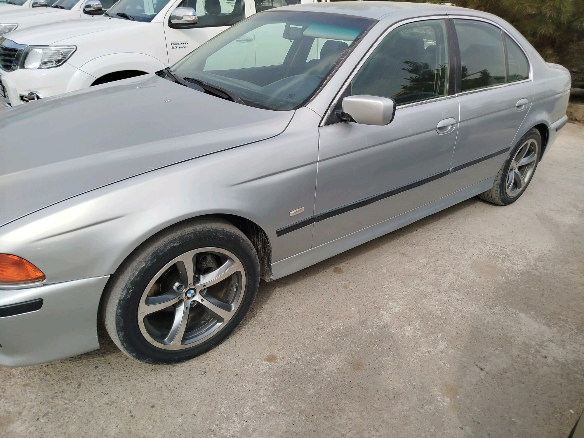 BMW 528 2000 - 110 000 TMT - Mary - img 3