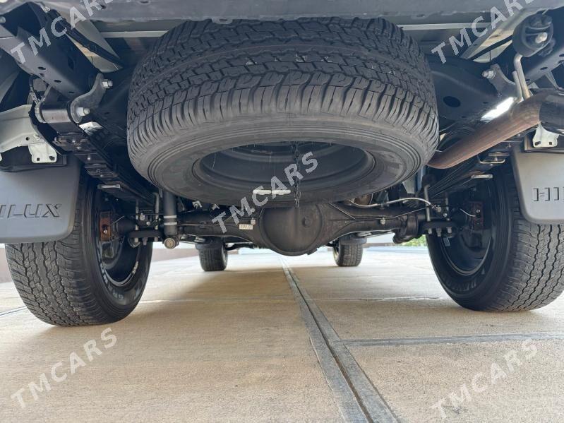 Toyota Hilux 2024 - 575 000 TMT - Ашхабад - img 8