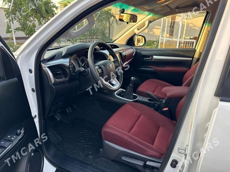 Toyota Hilux 2024 - 575 000 TMT - Ашхабад - img 5