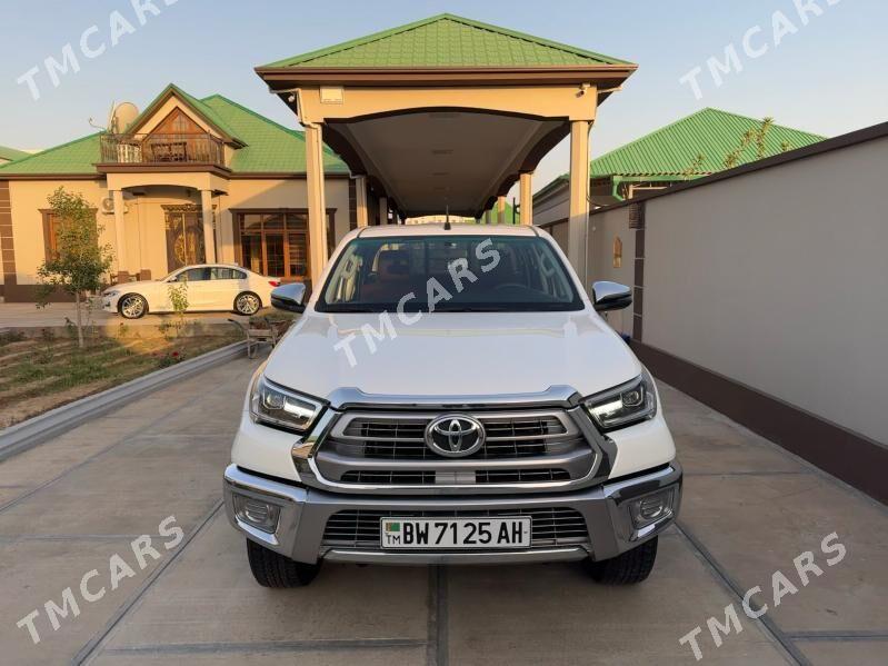 Toyota Hilux 2024 - 575 000 TMT - Ашхабад - img 2
