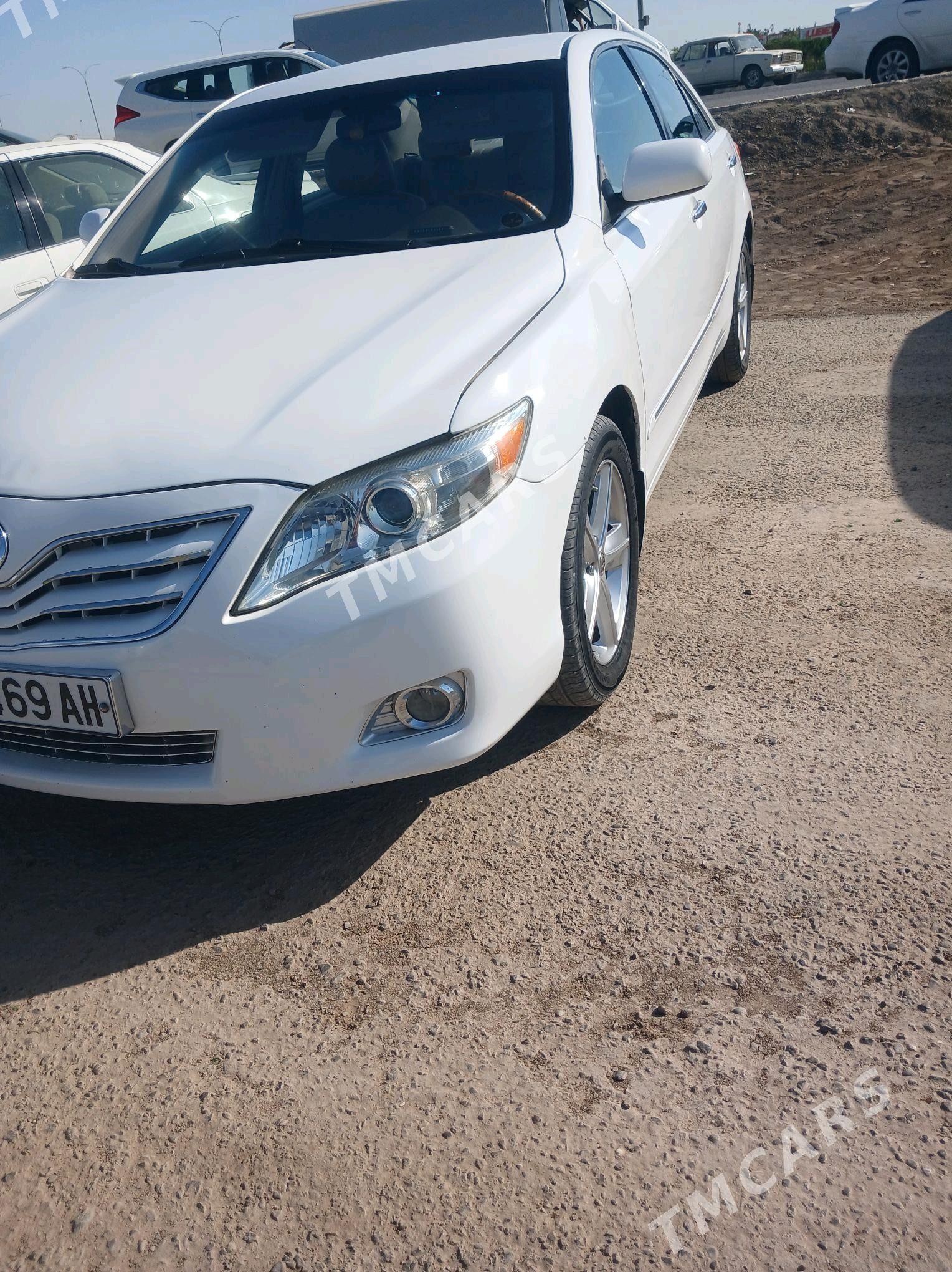 Toyota Camry 2010 - 133 000 TMT - Теджен - img 2