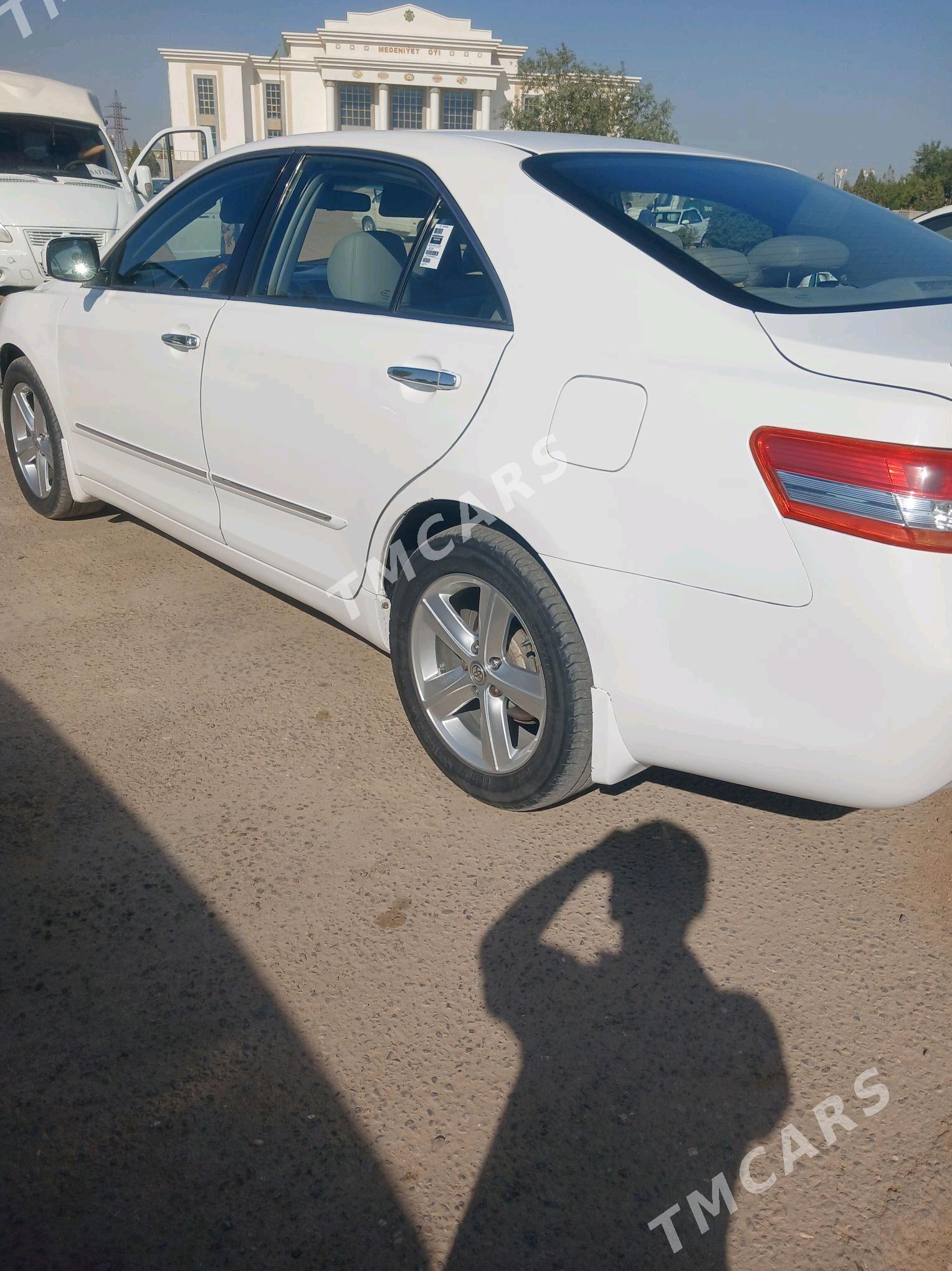 Toyota Camry 2010 - 133 000 TMT - Теджен - img 4