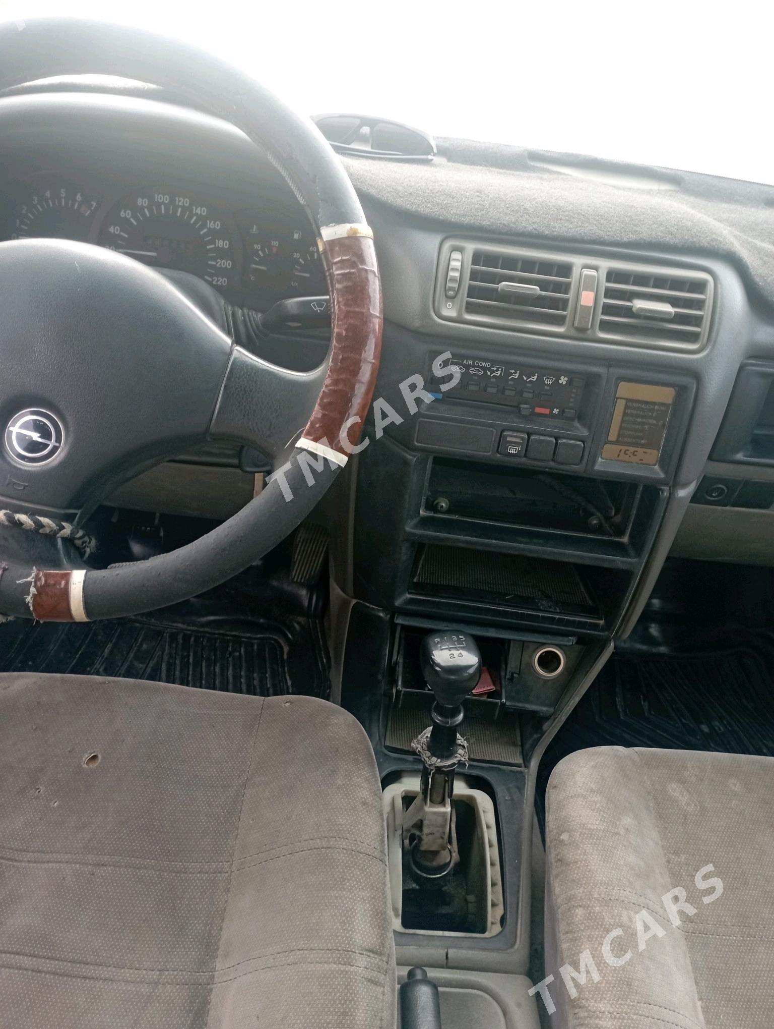 Opel Vectra 1992 - 34 000 TMT - Бахарден - img 5