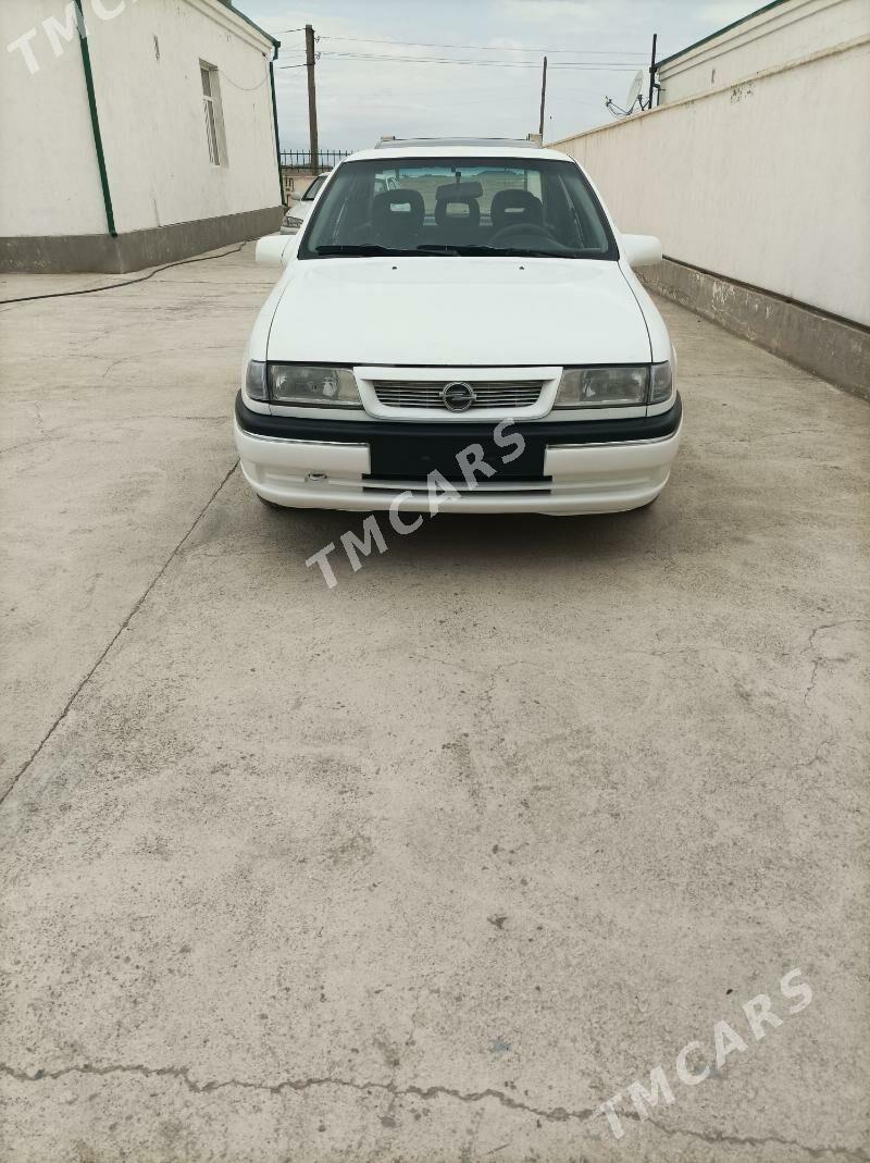 Opel Vectra 1994 - 45 000 TMT - Бахарден - img 5