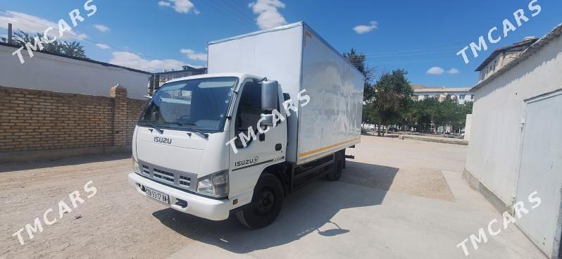 Isuzu Elf 2006 - 320 000 TMT - Балканабат - img 1