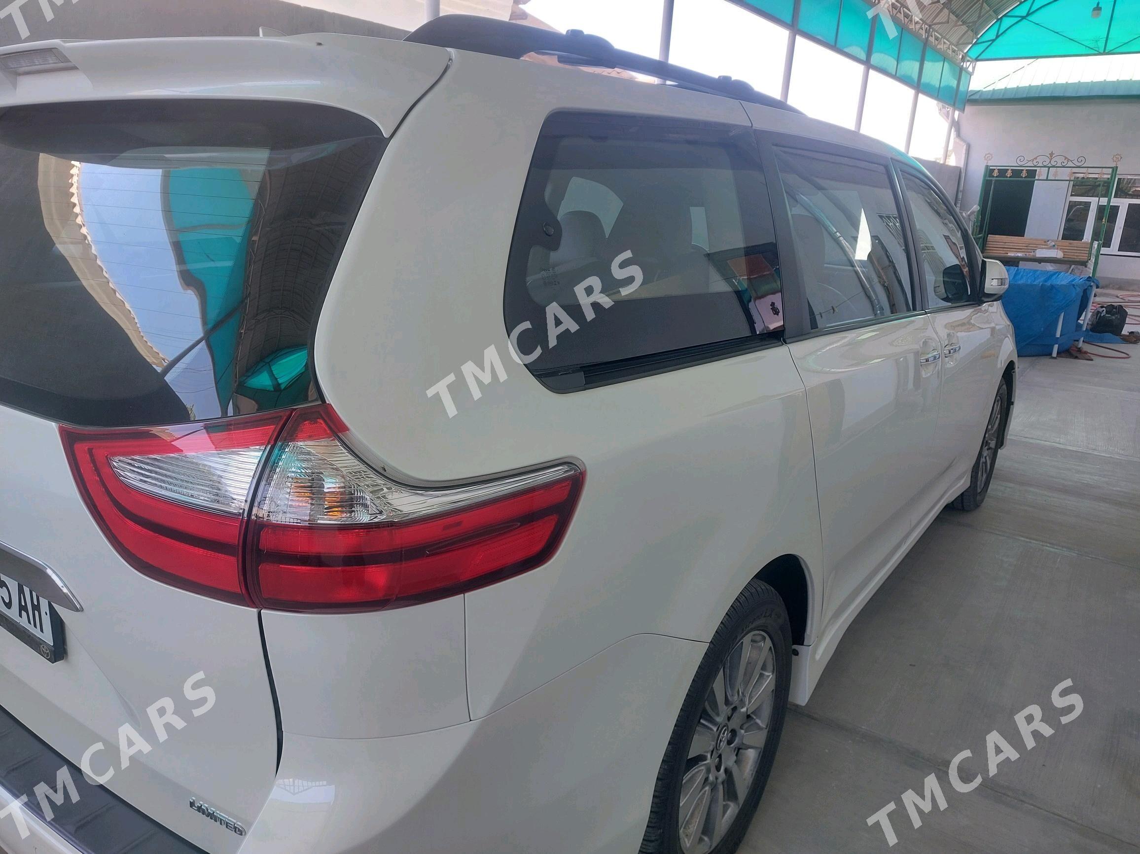 Toyota Sienna 2018 - 680 000 TMT - Gökdepe - img 5